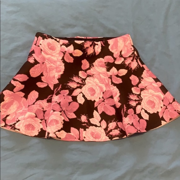 Mini skirt in XS - Picture 2 of 2